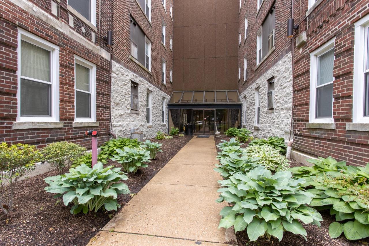 Vogue Apartment Next To Forestpark/Washu/Bjc Maryland Heights Exterior foto